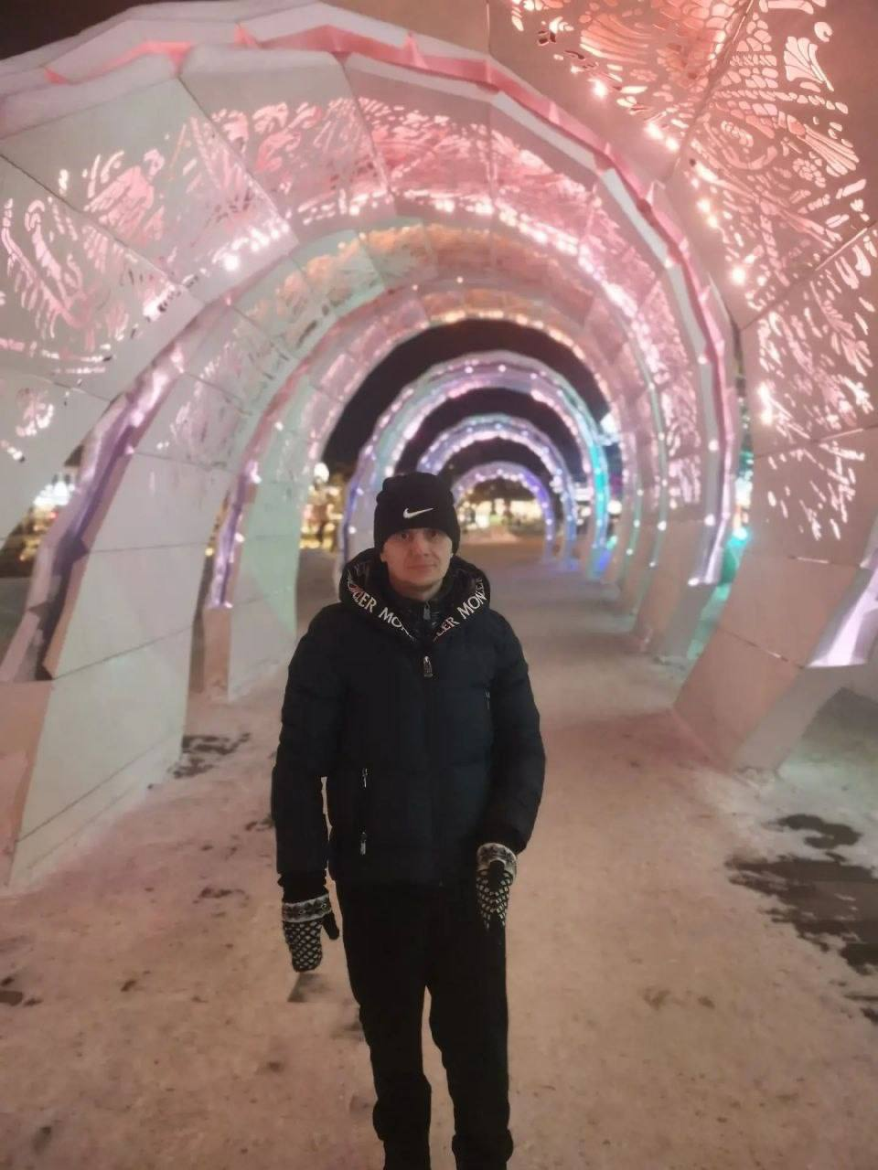 Анатолий на зимней прогулке